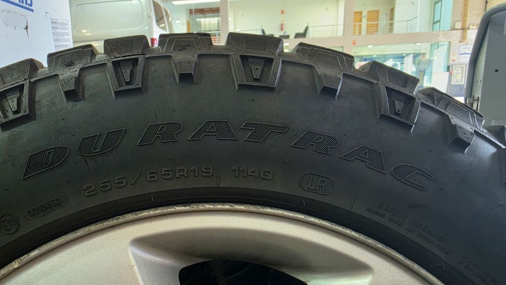 4 jantes e pneus Land rover discovery3