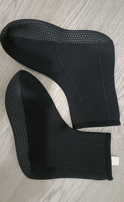 Capuz para mergulho e meias