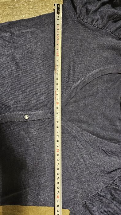 Cienki sweter z guzikami M