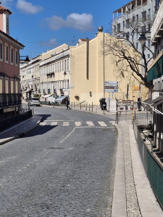 Apartamento T0 nas Janelas Verdes