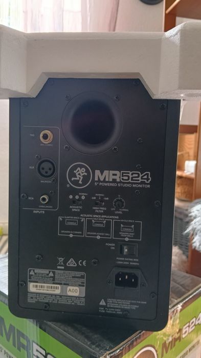 Mackie MR524 Monitor de Estúdio Profissional 50W 5"
