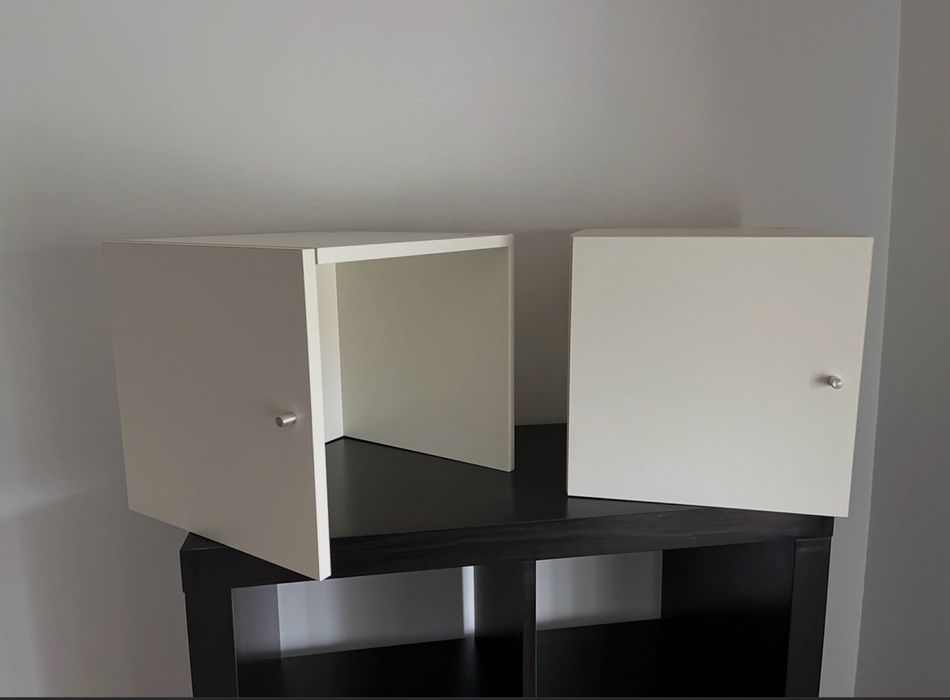 Estante IKEA EXPEDIT / KALLAX (77x147 cm) – preta/castanha