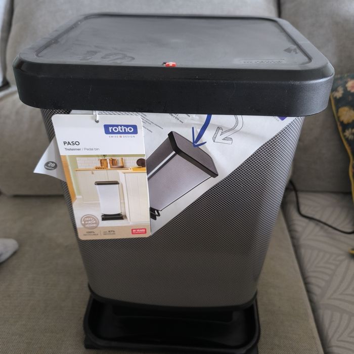 Balde lixo de caixinha novo com etiqueta