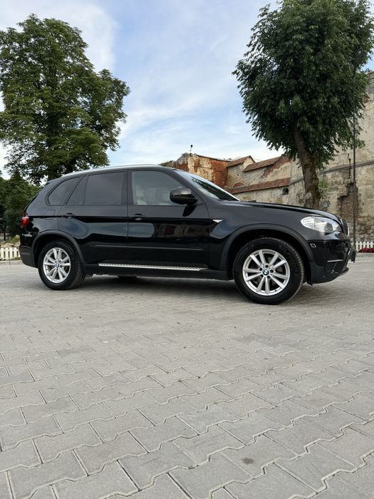 Продам BMW X5 2011 3.0d