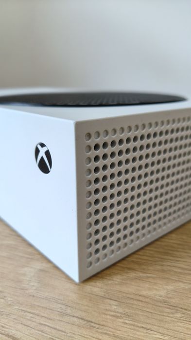 Sprzedam Xbox series S 512 GB