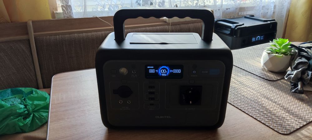 Solarna mini przenośna stacja zasilania OUHITEL P800E 800W 0,52KWH