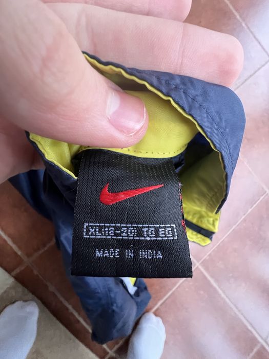 Vintage Nike swoosh track jacket