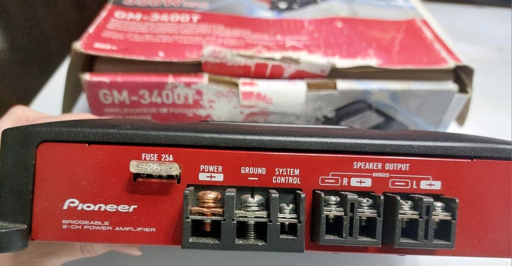 Новый автомобильный усилитель Pioneer GM-3400T - заводской комплект