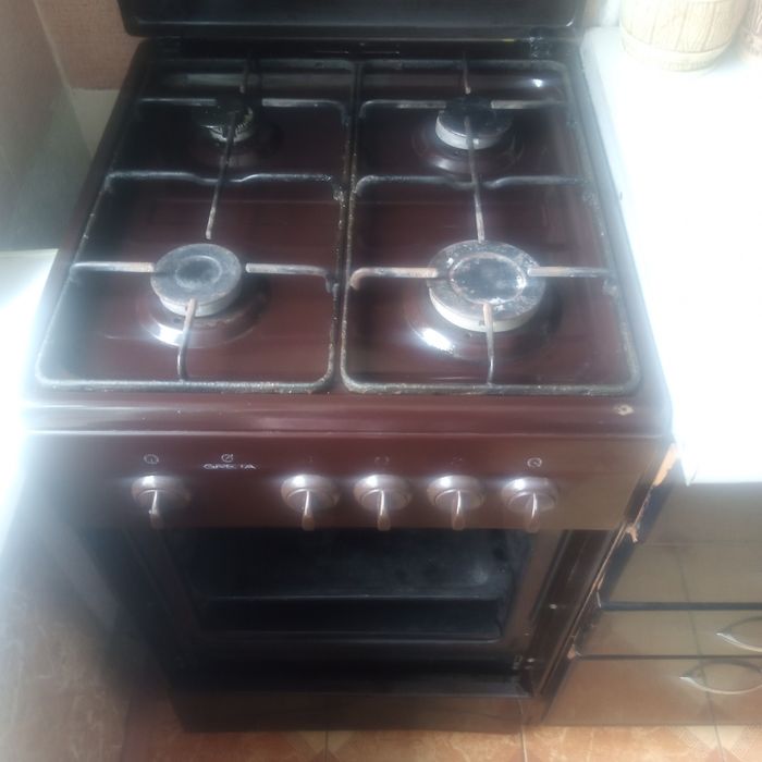 Продаеться газова плита,працуюча