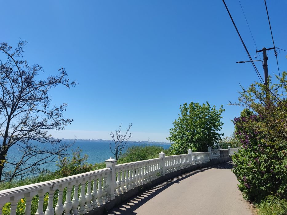 Почасово, посуточно. Свободна  уютная  квартира возле моря. Крыжановка