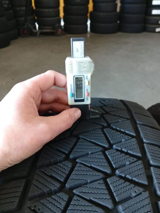 Bridgestone Blizzak DM-V2 R18 225/60 100S зимові шини 24рік комплект Японія виробник 8мм