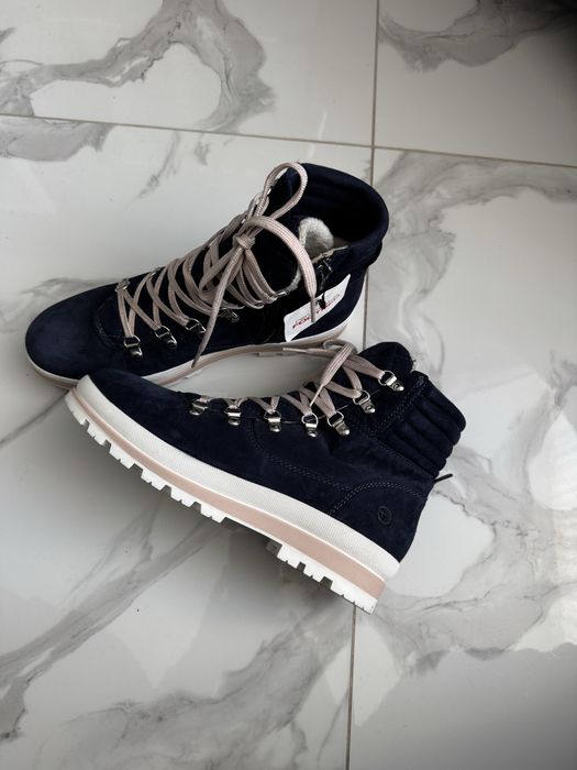 Продам жіночи замшеві ботинки Тамаріс 42