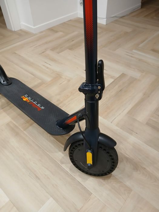 Hulajnoga elektryczna red bull