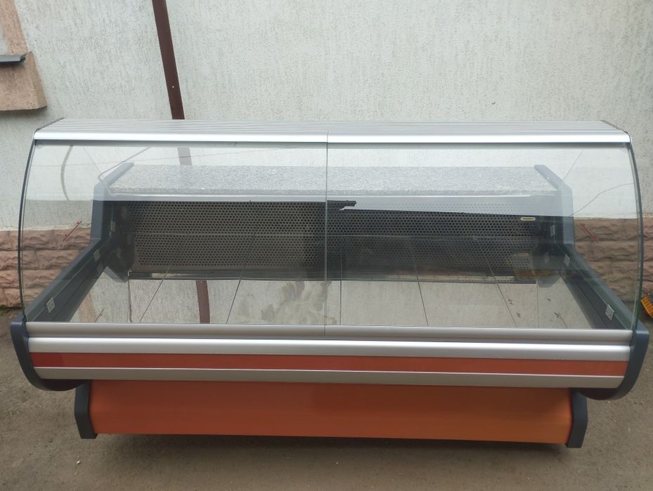Холодильна вітрина