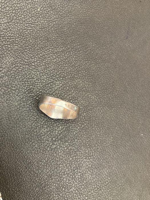 Anel prata com pedra lápis