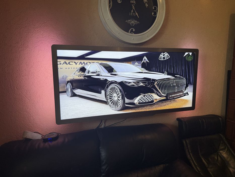 Philips Cinema 21:9 Gold 50” / Ambilight / 3D / 2560×1080