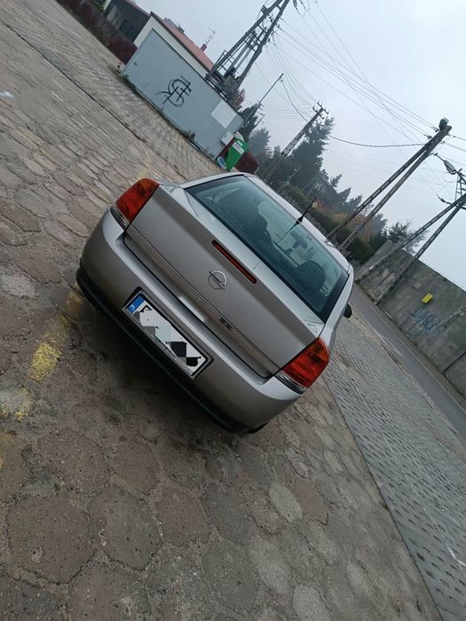 Opel Vectra C uszkodzony