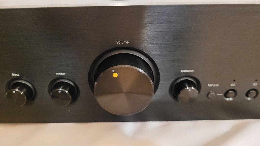 Wzmacniacz  Cambridge Audio idealny  Azur 651A