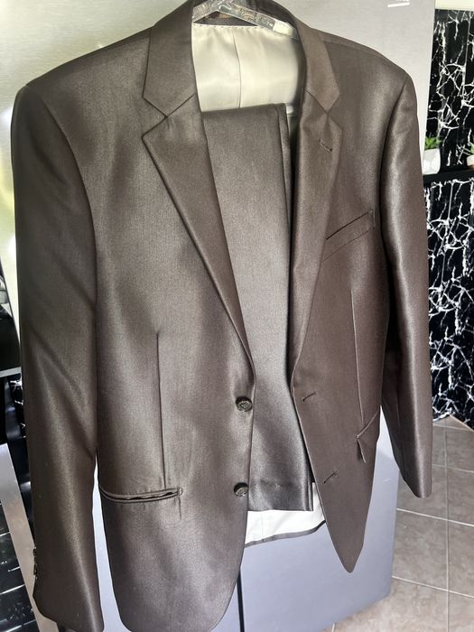 Fato de cerimónia Castanho