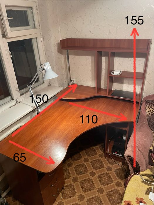 Компʼютерний стіл