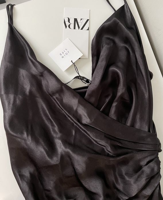 Сукня  ZARA міді з сатину нова
