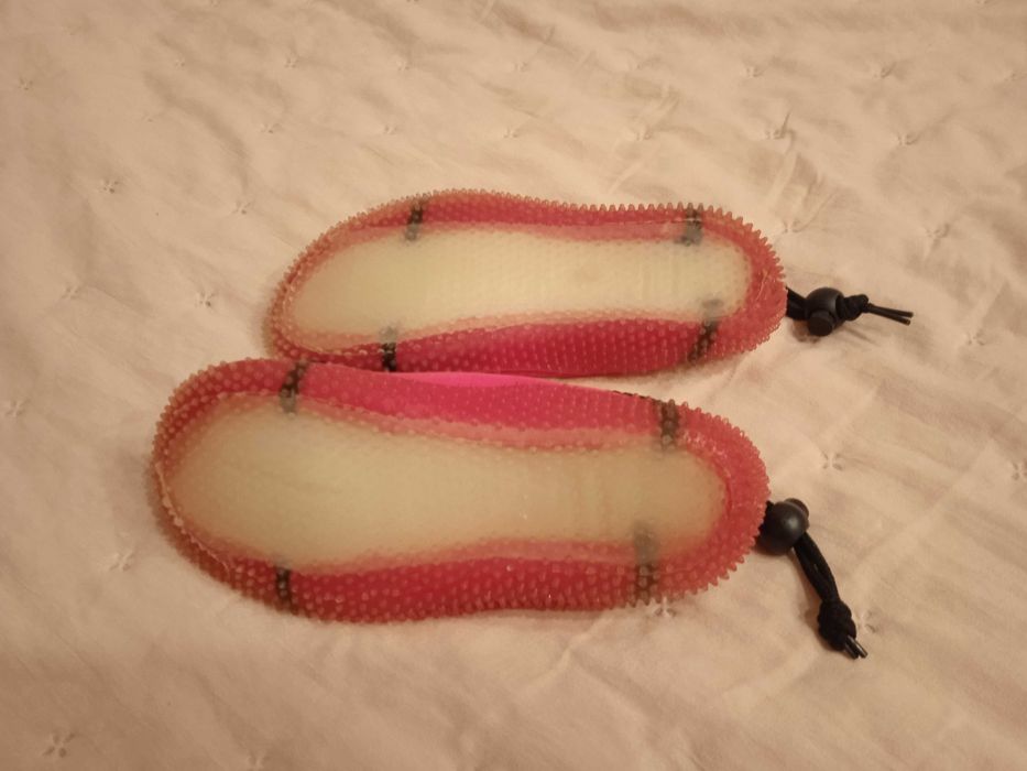 Buty dziewczęce do wody rozm. 32, dł. wkładki 20 cm