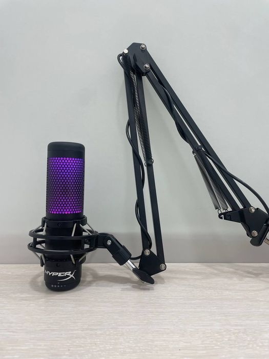 Игровой конденсаторный USB-микрофон HyperX QuadCast S+панторгаф