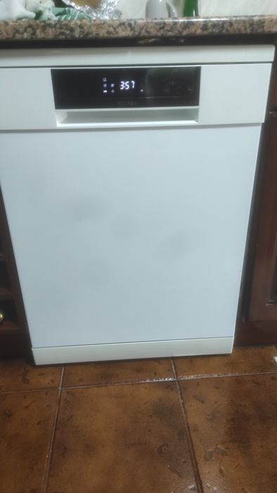 Máquina lavar roupa loiça e placa a gás