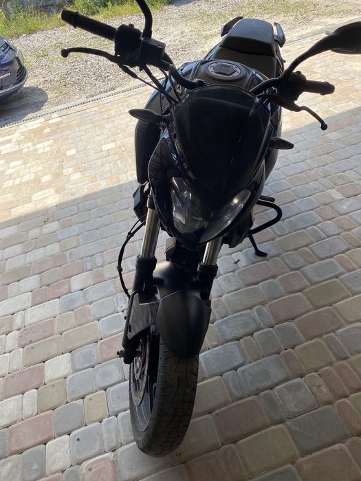 Мотоцилк Bajaj Dominar 400