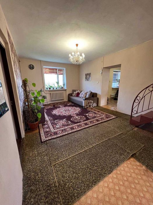 Продам будинок 204 м², ділянка – 10 соток у Великодолинському