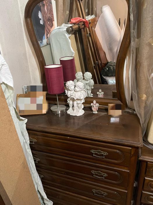 Mobília de Quarto em Madeira – Bom Estado
Vendo mobília de quarto em