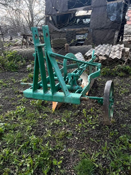 Плуг для трактора