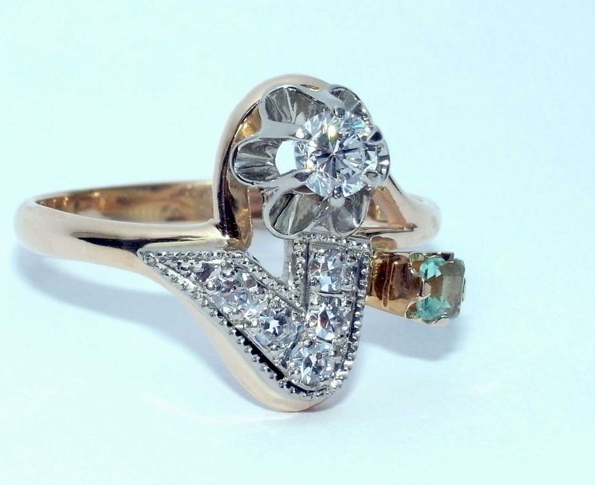 Кольцо золотое с бриллиантами и изумрудом СССР р.17.5