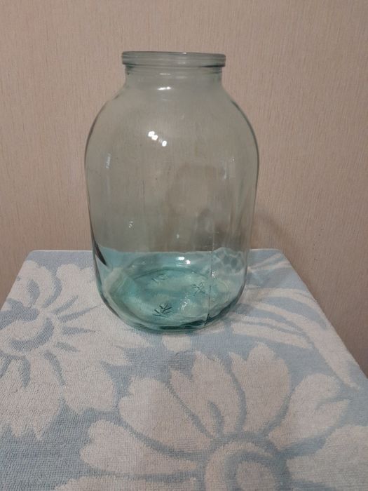 Банки скляні 3-х літрові. Ціна 25 гр.