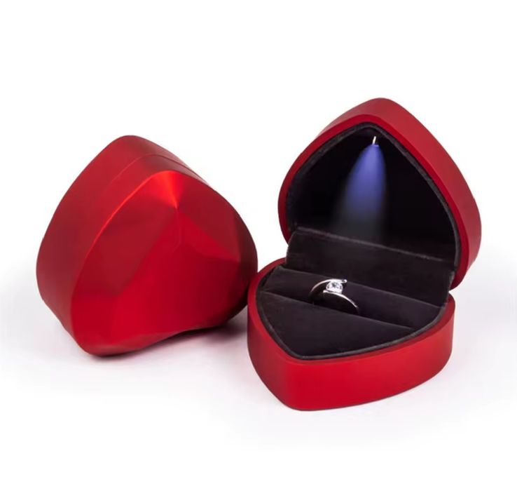 Оригинальные футляры для кольца