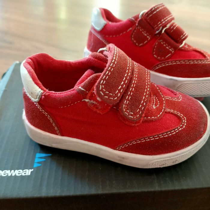 Buty czerwone rozmiar 22,