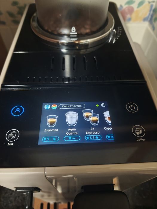 Máquina de café automática com moinho Delonghi Rivelia Sand Beige  EXAM440.55.BG | 1 ano uso | com garantia 2 anos