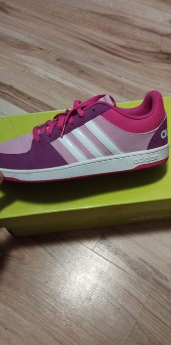 Adidasy 40.   .     .