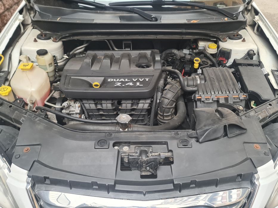 Продам свіжу автівку Крайслер 200 2014 року