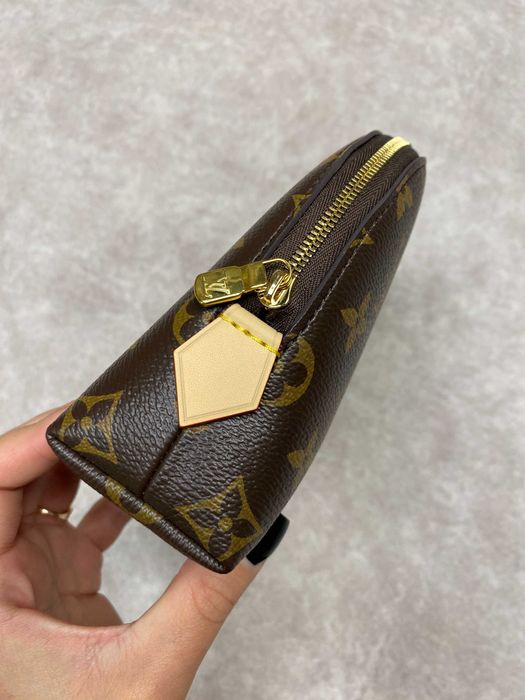 Оригінальна косметичка від Louis Vuitton