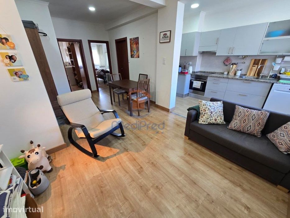 Apartamento T2 com Arrecadação de 12 m2 | Olival Basto, Odivelas