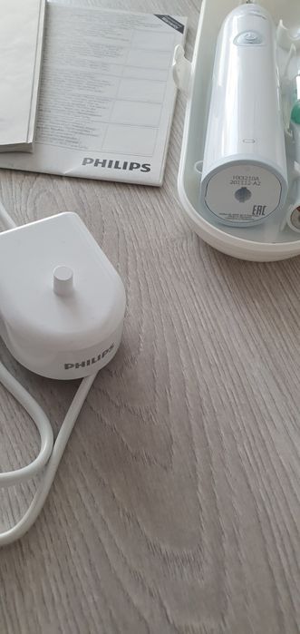 Szczoteczka soniczna Philips Sonicare nowa plus etui i końcówka HX3210