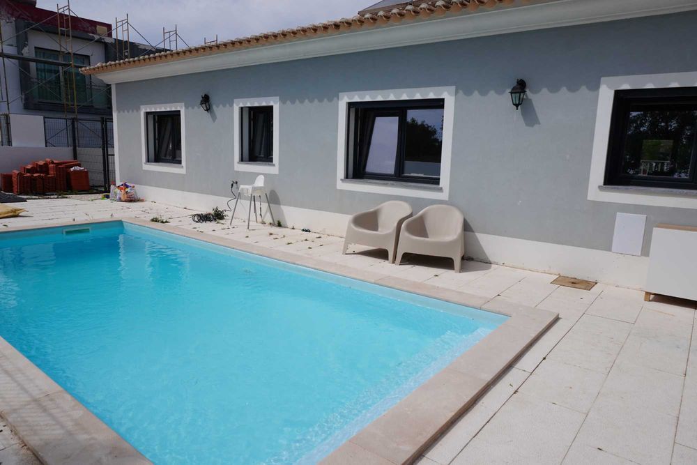 Moradia T4 Piscina e Garagem em Azeitão
