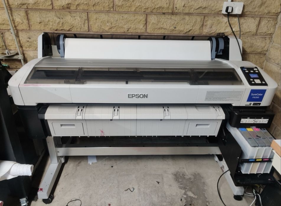 Vendo F6200 bom estado