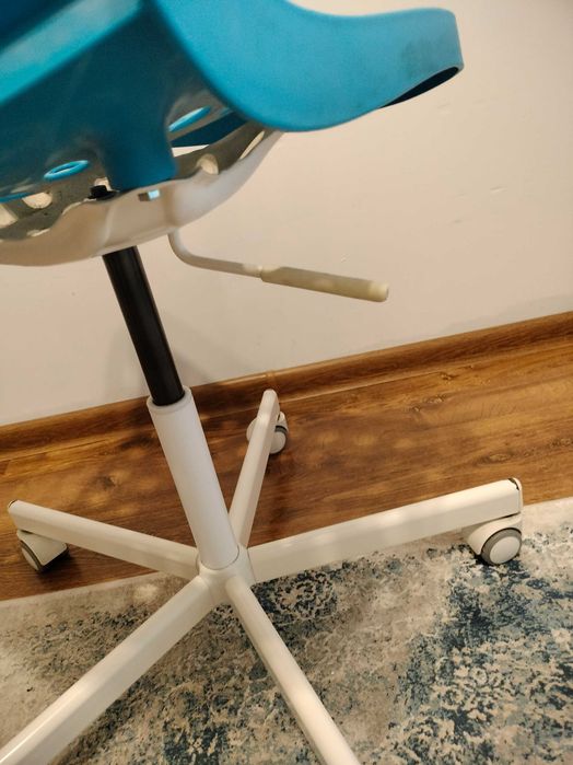 Biurko Micke i krzesło obrotowe IKEA