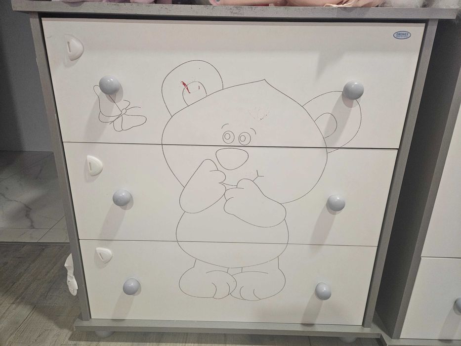 Szafa i komoda dziecięca