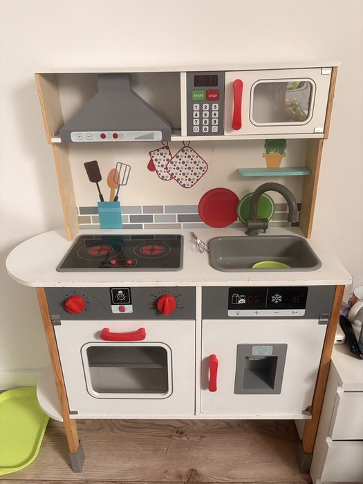Kuchnia drewniana dla dzieci