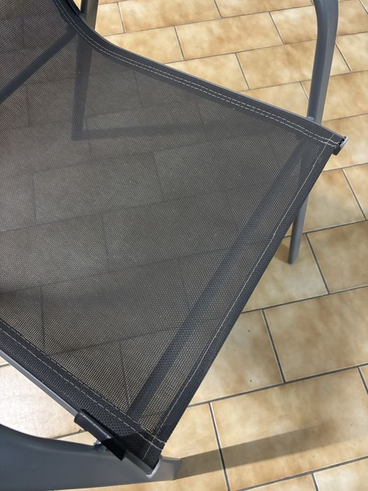 Mesa com duas cadeiras LeroyMerlin