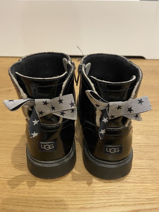 Buty zimowe UGG lakierowane 34