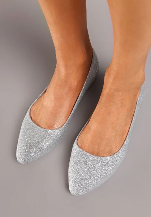 Srebrne błyszczące baleriny